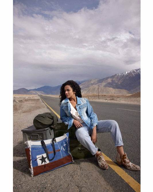 Country Road 47 Weekender Bag 7951